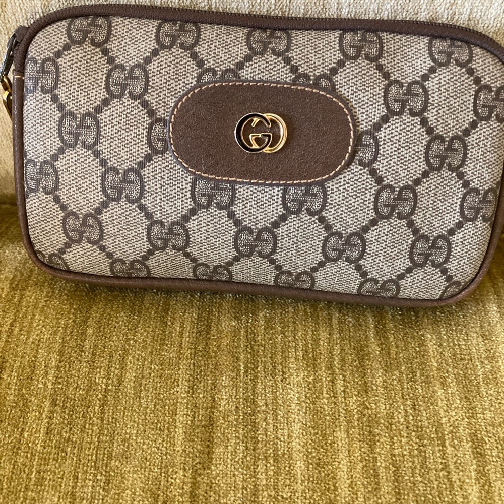 Gucci cosmetic bag/pouch